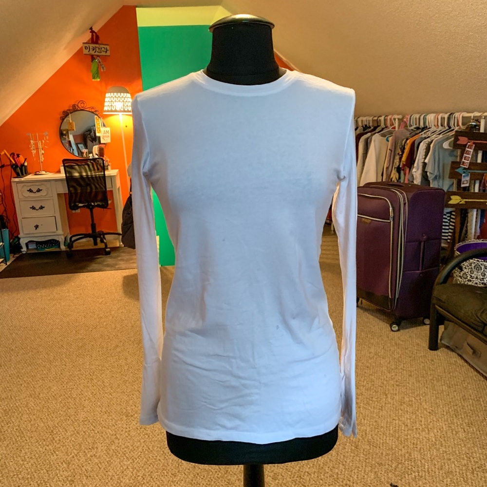 Simple white long sleeve (6)